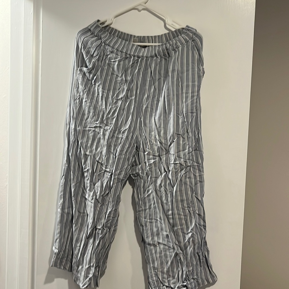 Striped flowy cropped pants